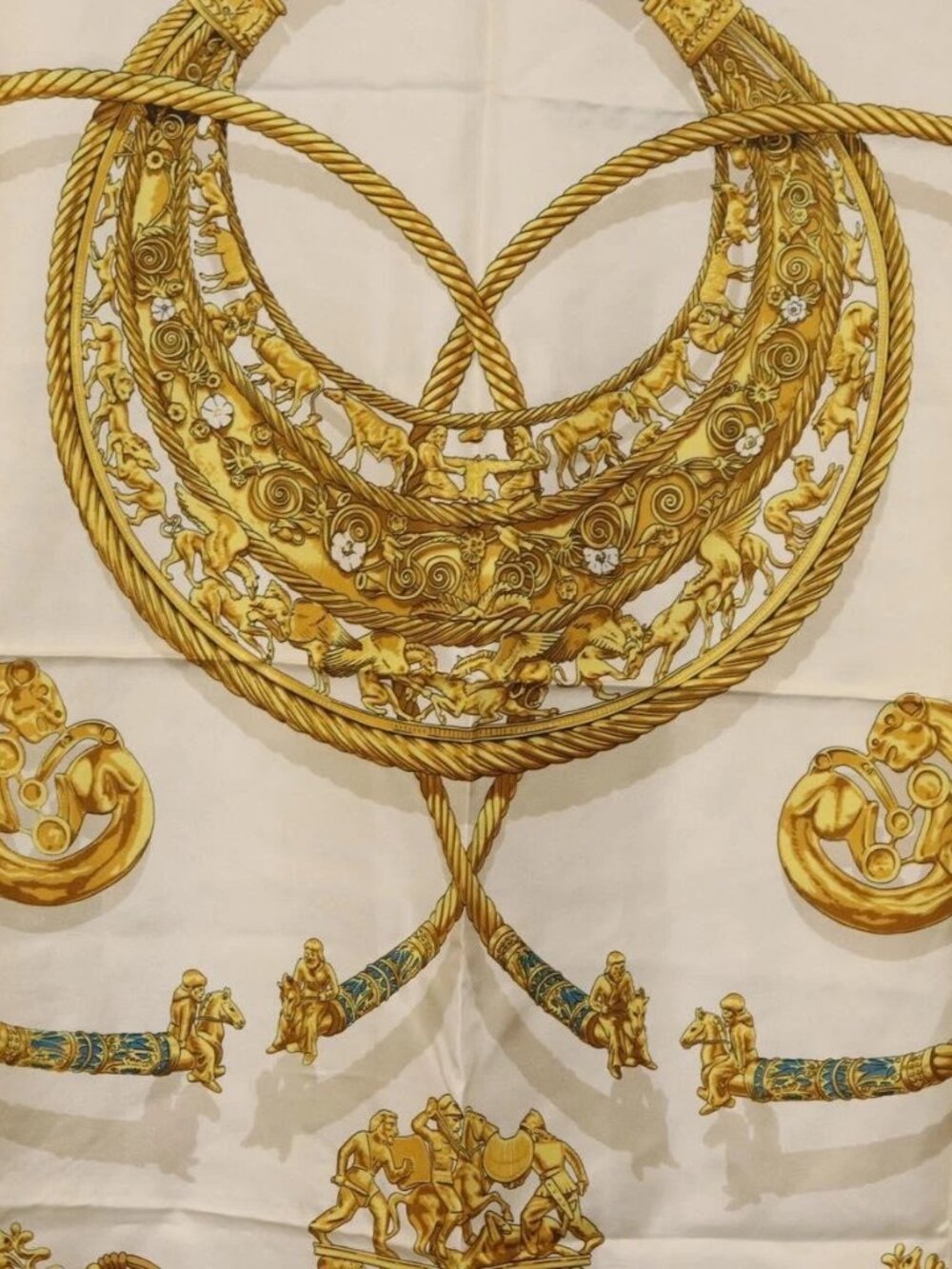 HERMES Carre 90 Scarf ""LES CAVALIERS D'OR"" Silk White Auth 181286 - Picture 13 of 16